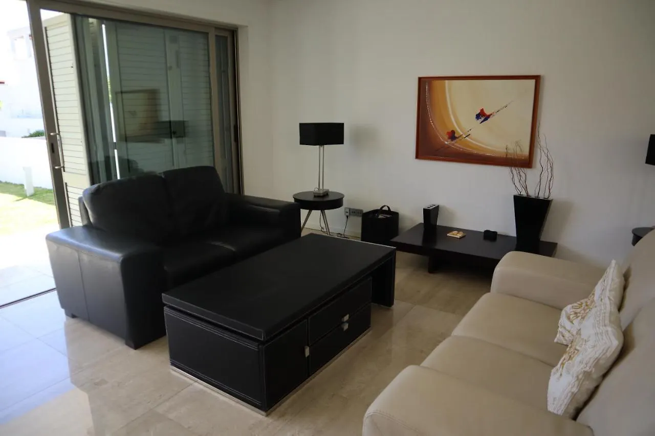 Villa Dos Salgados, 5Bdr, Beach Front, Near Salgados Golf Club Guia  Guia (Faro)