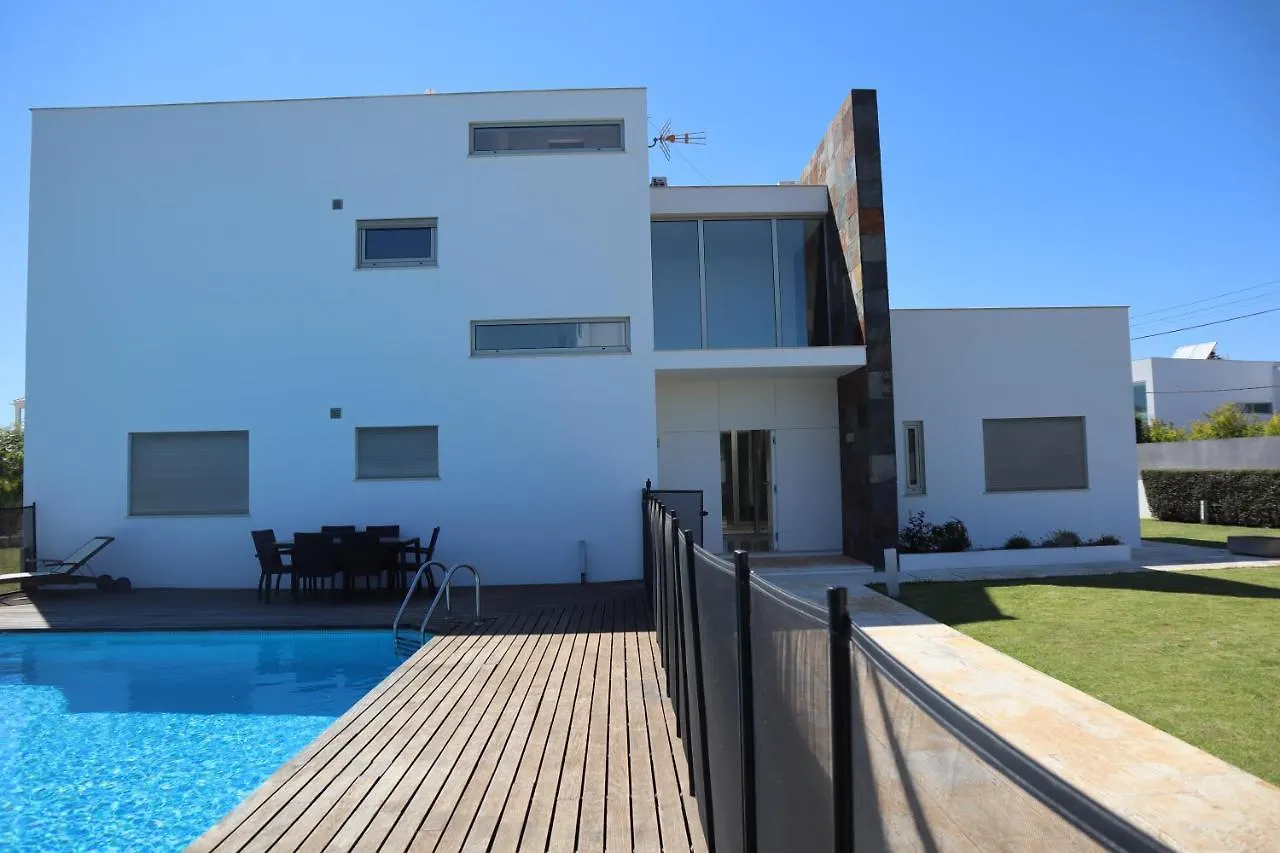 Villa Dos Salgados, 5Bdr, Beach Front, Near Salgados Golf Club Guia  0*, Guia (Faro) Portugal