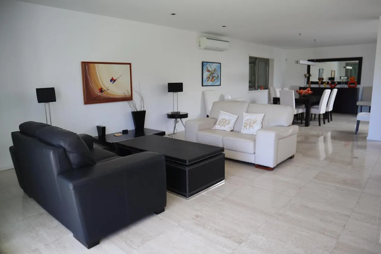 Villa Dos Salgados, 5Bdr, Beach Front, Near Salgados Golf Club Guia