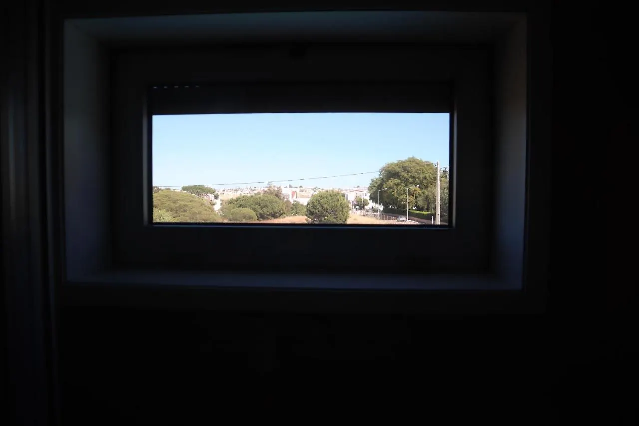 Villa Dos Salgados, 5Bdr, Beach Front, Near Salgados Golf Club Guia