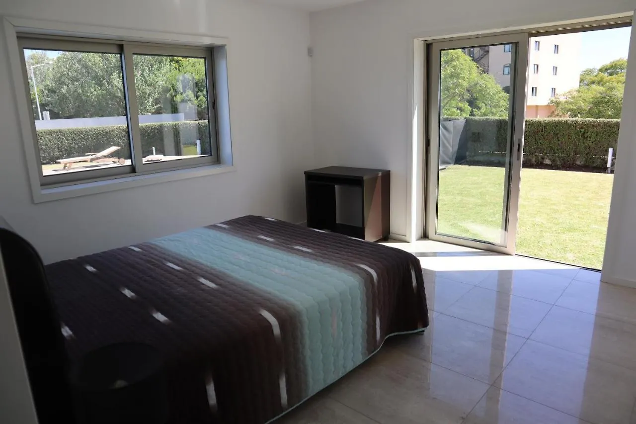 Villa Dos Salgados, 5Bdr, Beach Front, Near Salgados Golf Club Guia