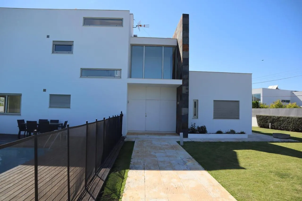 Villa Dos Salgados, 5Bdr, Beach Front, Near Salgados Golf Club Guia  0*, Guia (Faro) Portugal