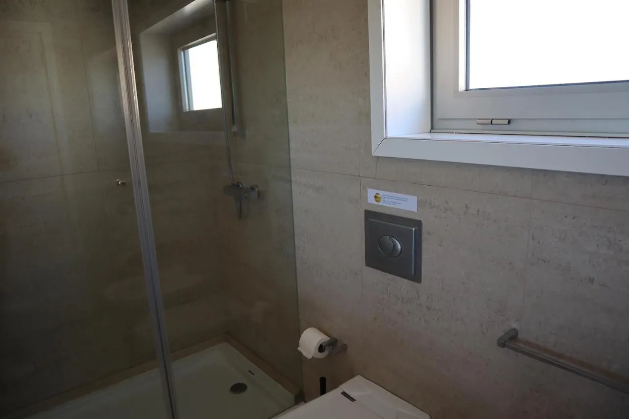 Villa Dos Salgados, 5Bdr, Beach Front, Near Salgados Golf Club Guia  Portugal